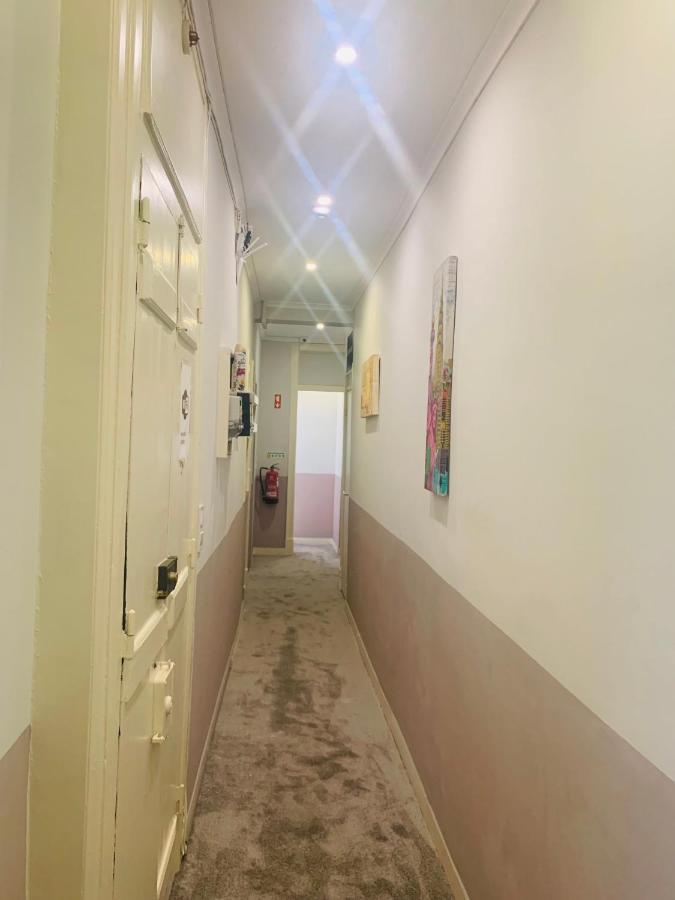 Sao Lazaro Bhuiyan Family Host Hotel Lisbon Exterior photo